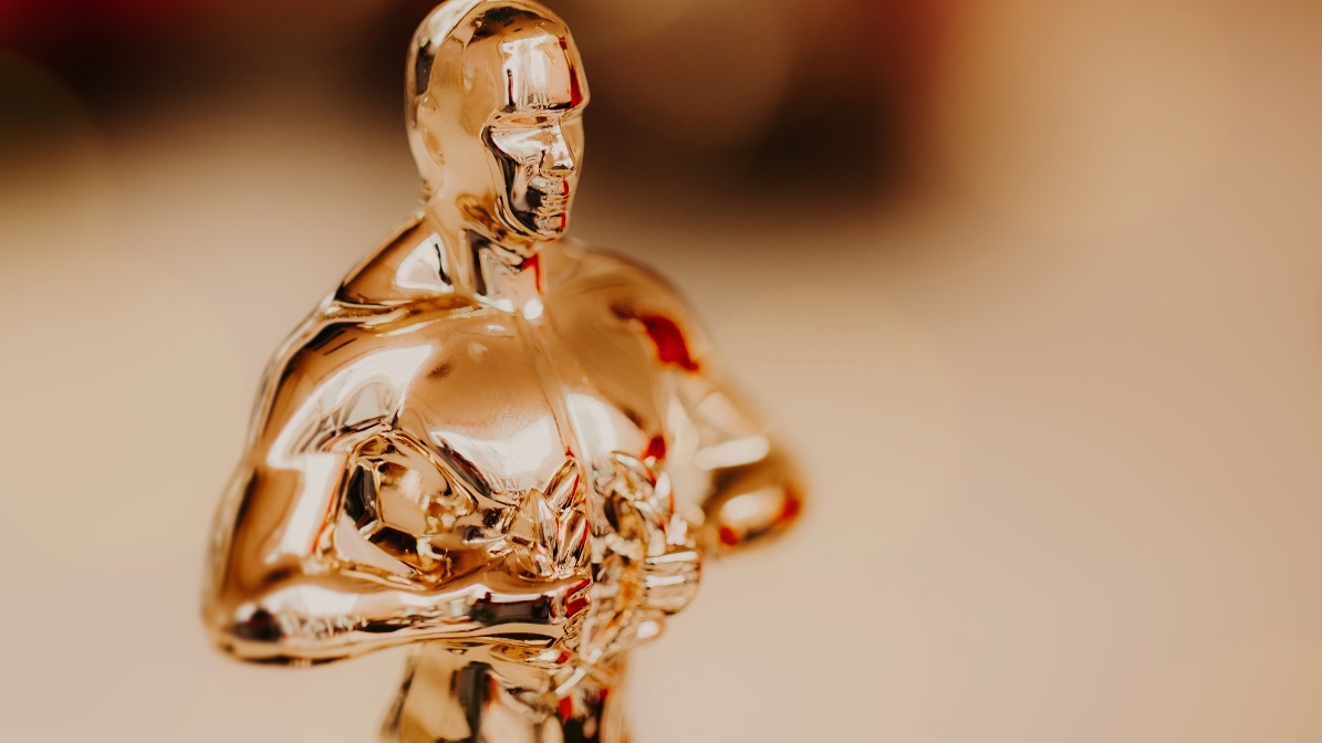 Oscar 2025 a dónde ir en Los Ángeles. Cada año, los Premios de la Academia transforman Los Ángeles en el epicentro del glamour y la cinematografía mundial. Desde su primera edición en 1929, los Oscar han evolucionado hasta convertirse en el máximo reconocimiento del séptimo arte, celebrando la excelencia en la industria cinematográfica.