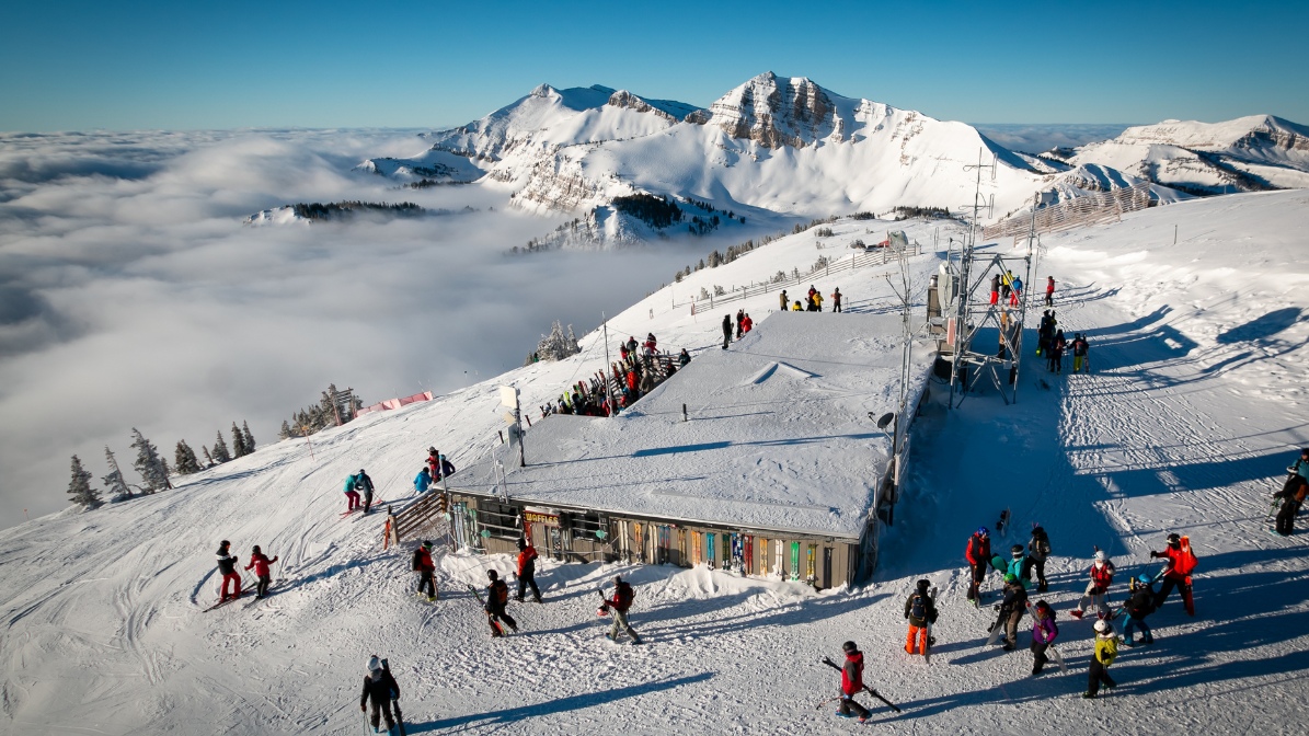 Jackson Hole Rendezvous 2025 música en la Nieve. El Festival anual Rendezvous de Jackson Hole será el 4 y 5 de abril de 2025. El festival de música se realiza en el corazón del centro, en la histórica Town Square y en la base de Jackson Hole Mountain Resort de manera gratui